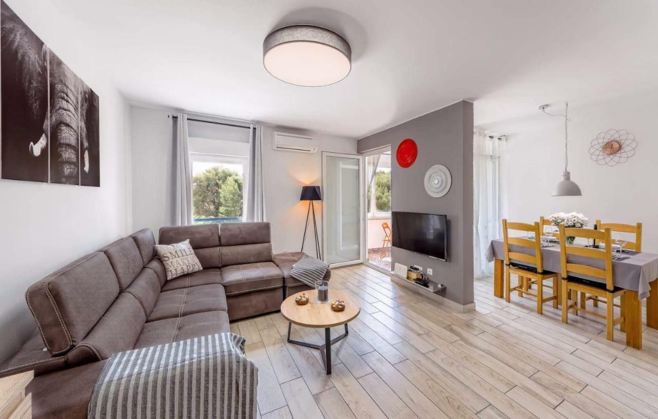 Apartment Rubix Pula Eksteriør billede